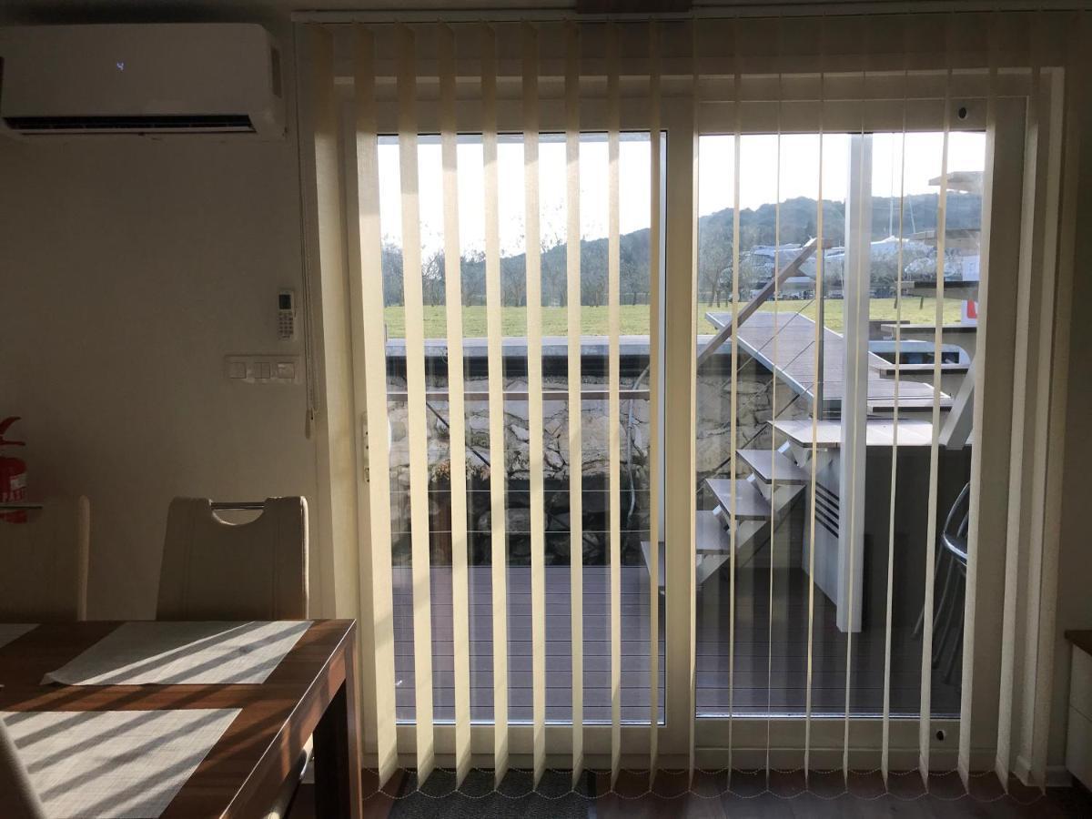 Floating House Varoni プーラ エクステリア 写真