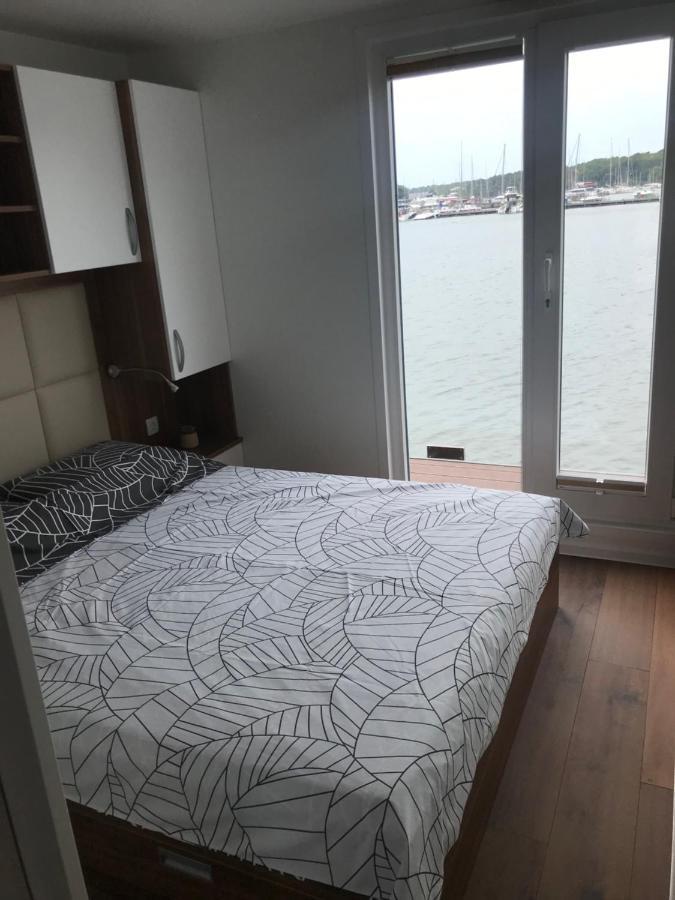 Floating House Varoni プーラ エクステリア 写真